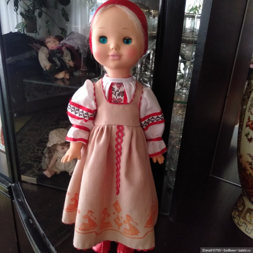 Сколько же их должно быть в линейке. Куклы 8 Марта -этнические костюмы (фото 3)
