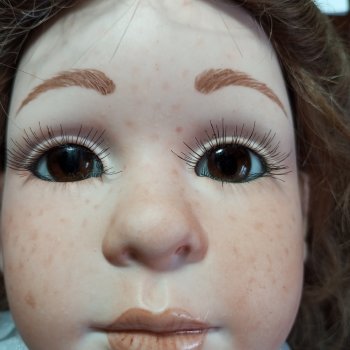 Помогите советом по снятию макияжа с фарфоровой куклы