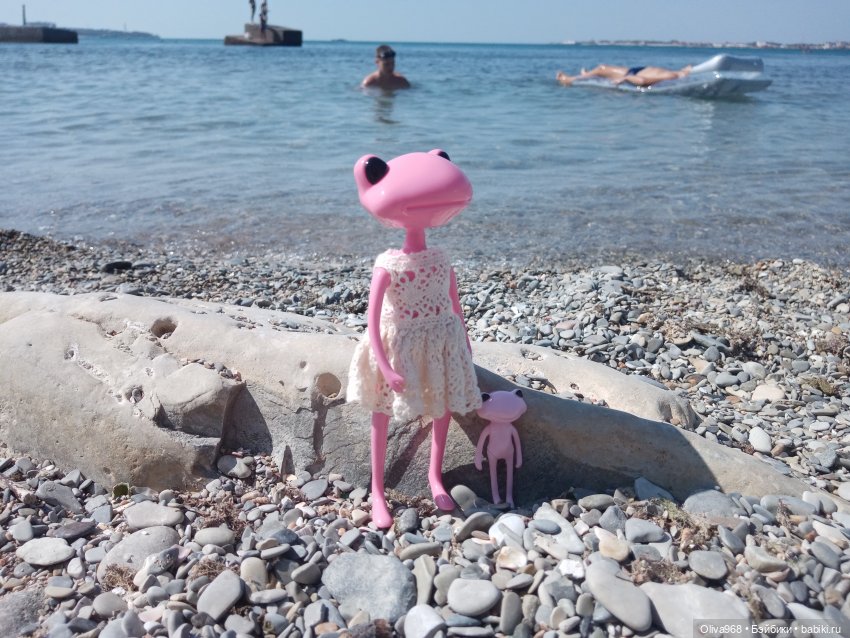 Мы в гости с Фанни и Ташей)))