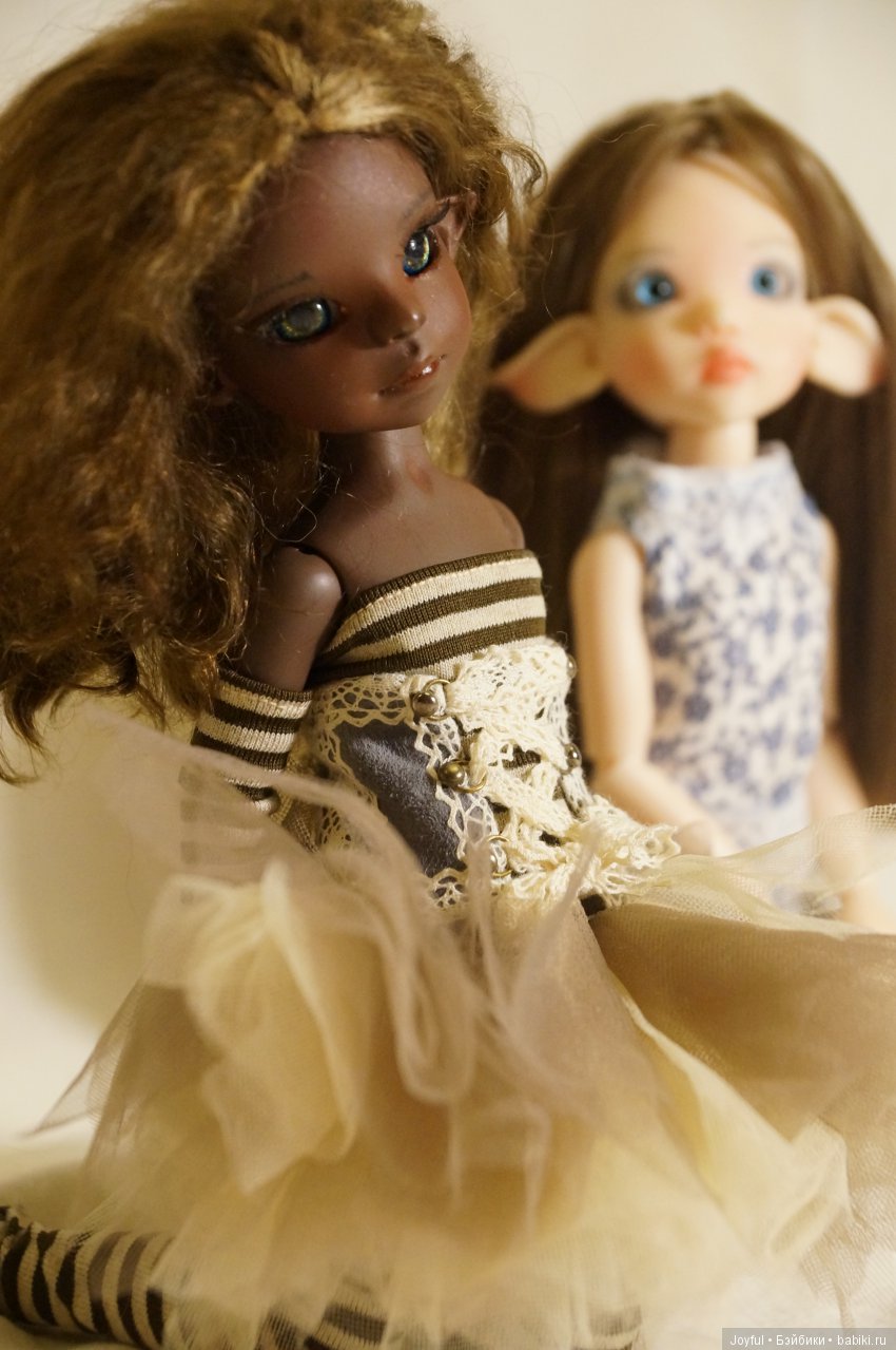 А у Никойи новый наряд хвастаемся