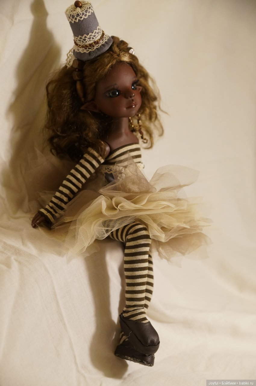 А у Никойи новый наряд хвастаемся