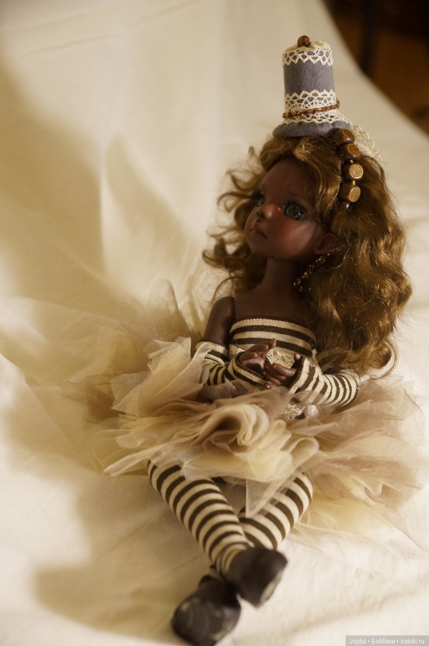 А у Никойи новый наряд хвастаемся