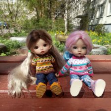 Малышки на прогулке