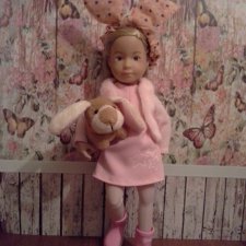 К нам Лялечка приехала