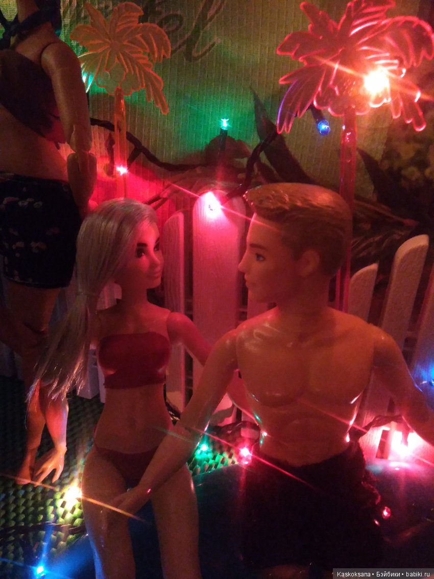 Шоу "Час с участницей конкурса красоты Мисс Бэйбики 2019" Час шестой. Роксана приглашает на вечеринку у бассейна