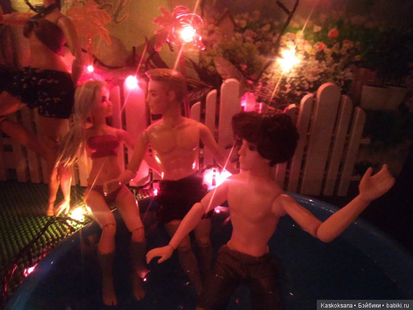 Шоу "Час с участницей конкурса красоты Мисс Бэйбики 2019" Час шестой. Роксана приглашает на вечеринку у бассейна