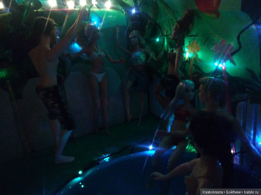 Шоу "Час с участницей конкурса красоты Мисс Бэйбики 2019" Час шестой. Роксана приглашает на вечеринку у бассейна