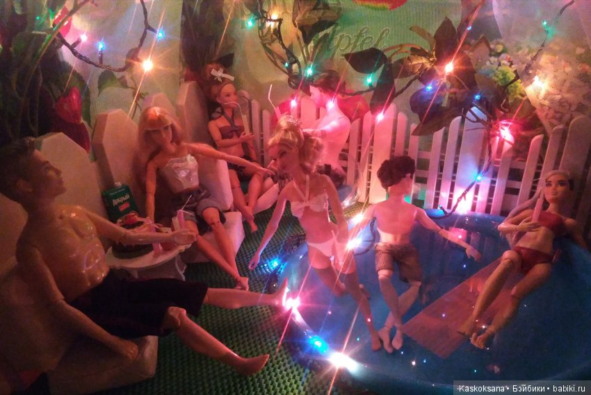 Шоу "Час с участницей конкурса красоты Мисс Бэйбики 2019" Час шестой. Роксана приглашает на вечеринку у бассейна (фото 4)