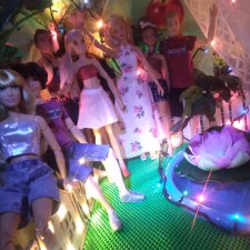 Шоу "Час с участницей конкурса красоты Мисс Бэйбики 2019"  Час шестой.  Роксана приглашает на вечеринку у бассейна