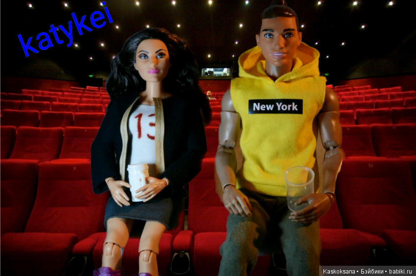 А не сходить ли нам в кино? Кинотеатр полон