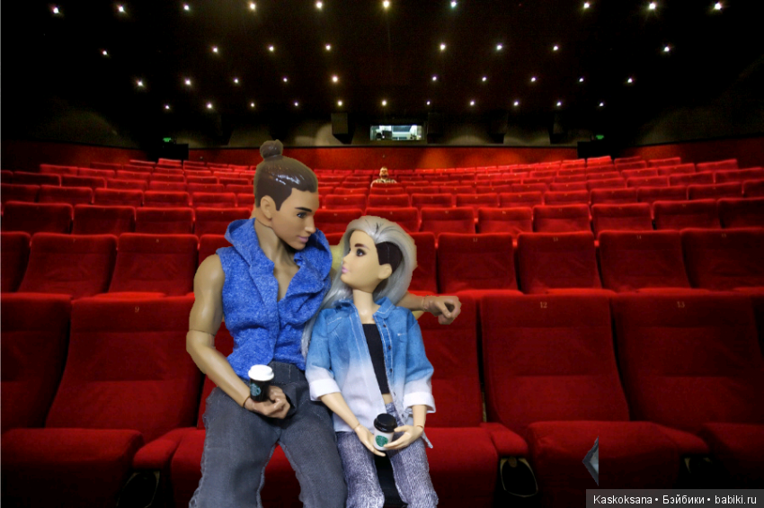 А не сходить ли нам в кино? Кинотеатр полон