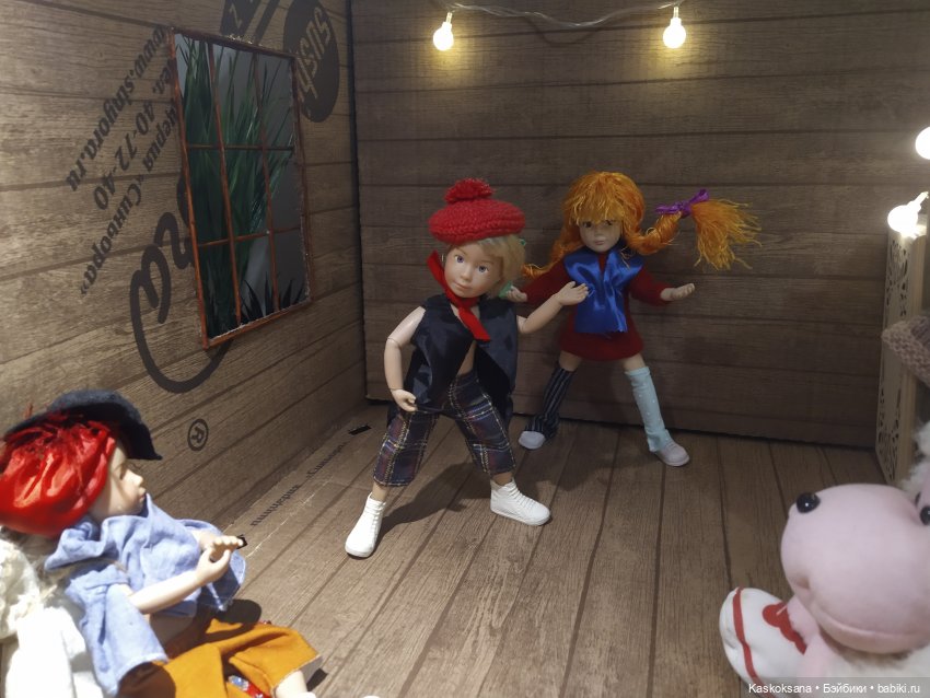 Пеппи Длинный-чулок. Как к Пеппи забираются воры