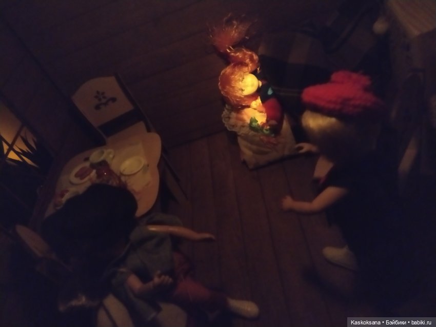 Пеппи Длинный-чулок. Как к Пеппи забираются воры