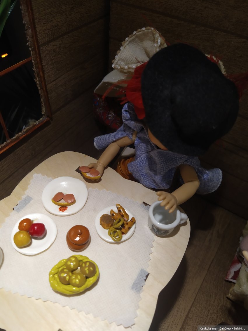 Пеппи Длинный-чулок. Как к Пеппи забираются воры