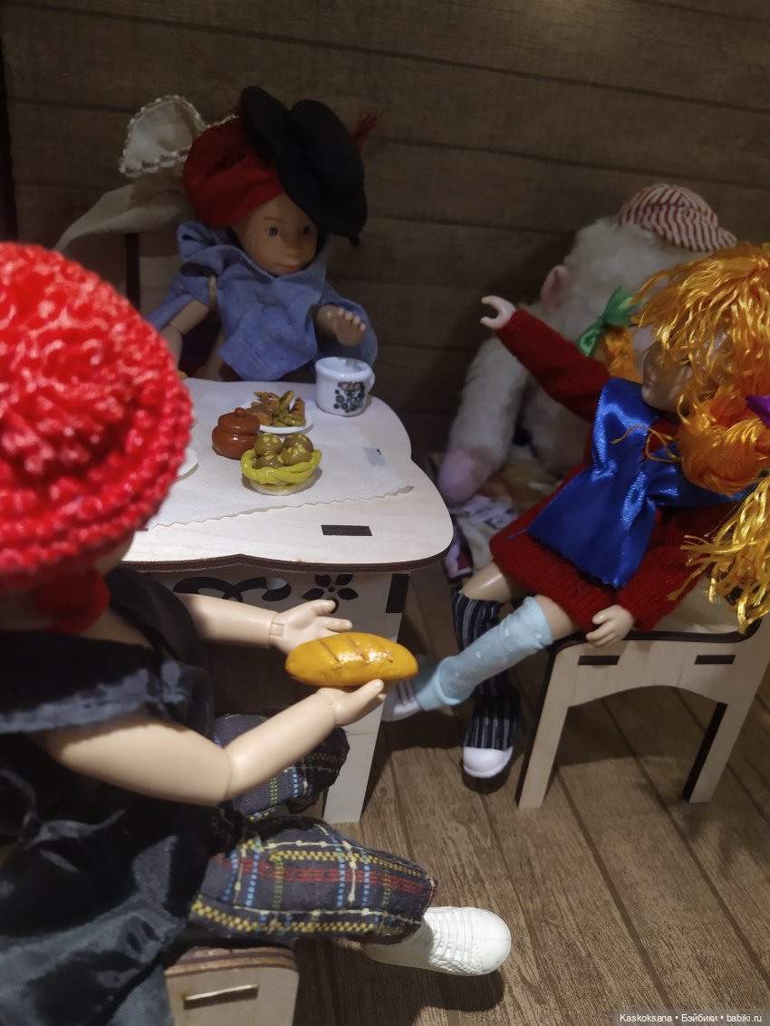 Пеппи Длинный-чулок. Как к Пеппи забираются воры