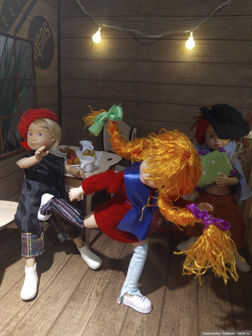 Пеппи Длинный-чулок. Как к Пеппи забираются воры