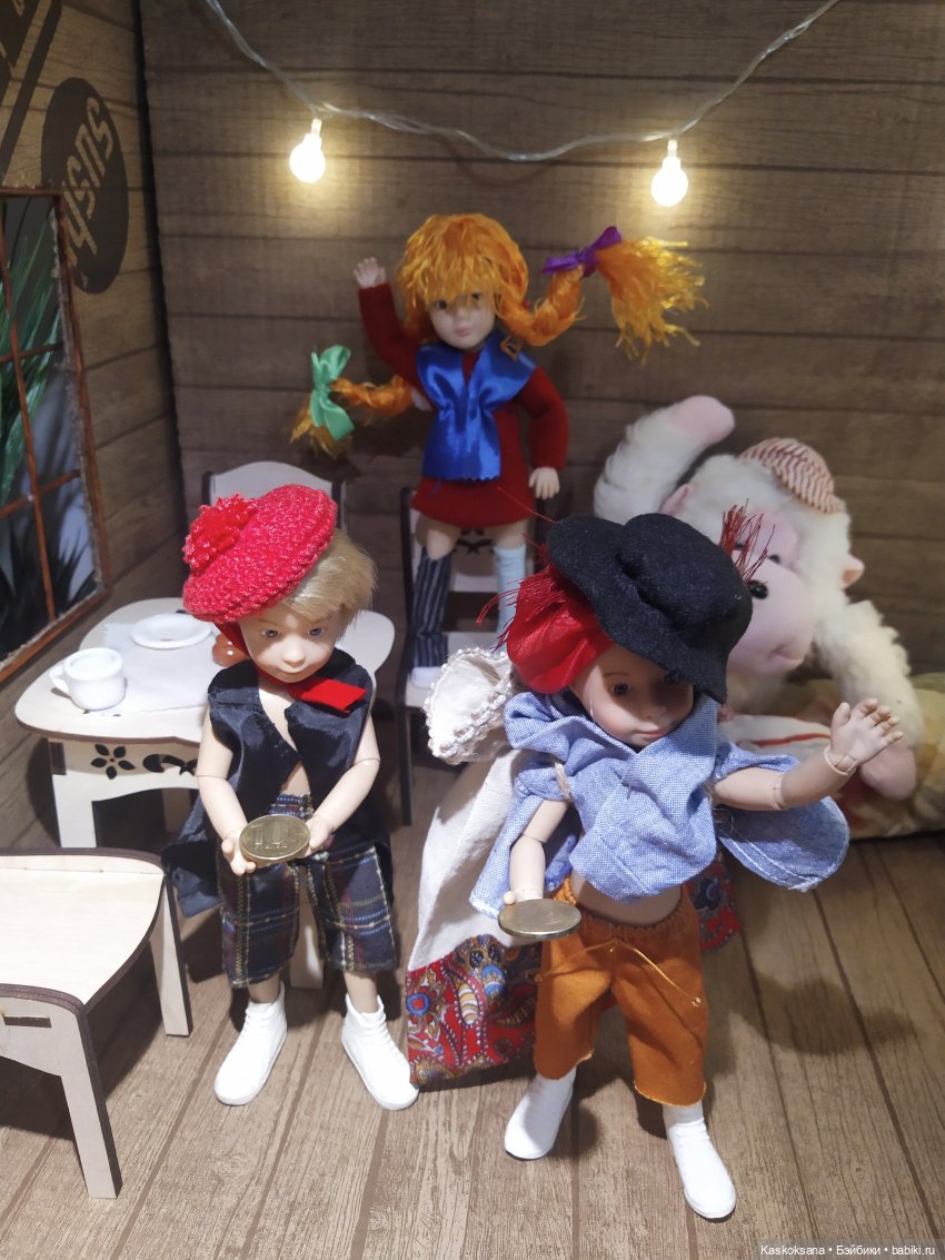 Пеппи Длинный-чулок. Как к Пеппи забираются воры