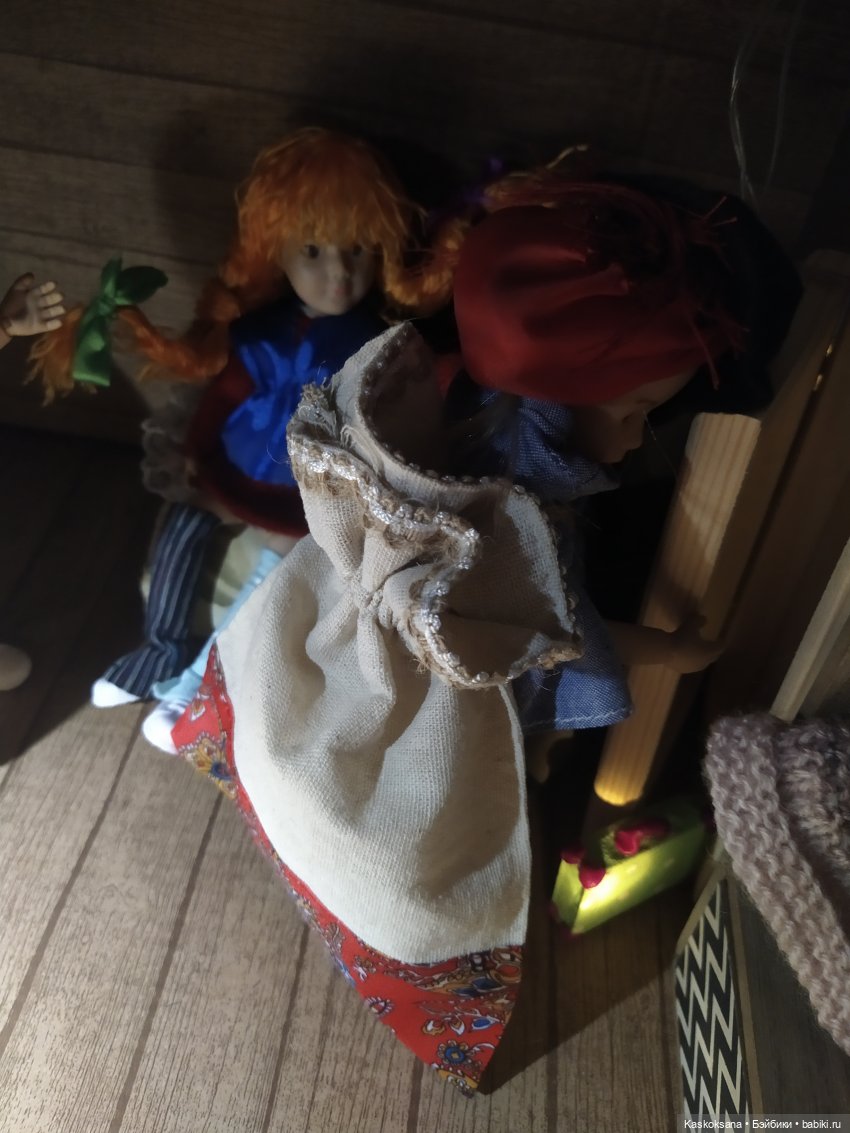 Пеппи Длинный-чулок. Как к Пеппи забираются воры