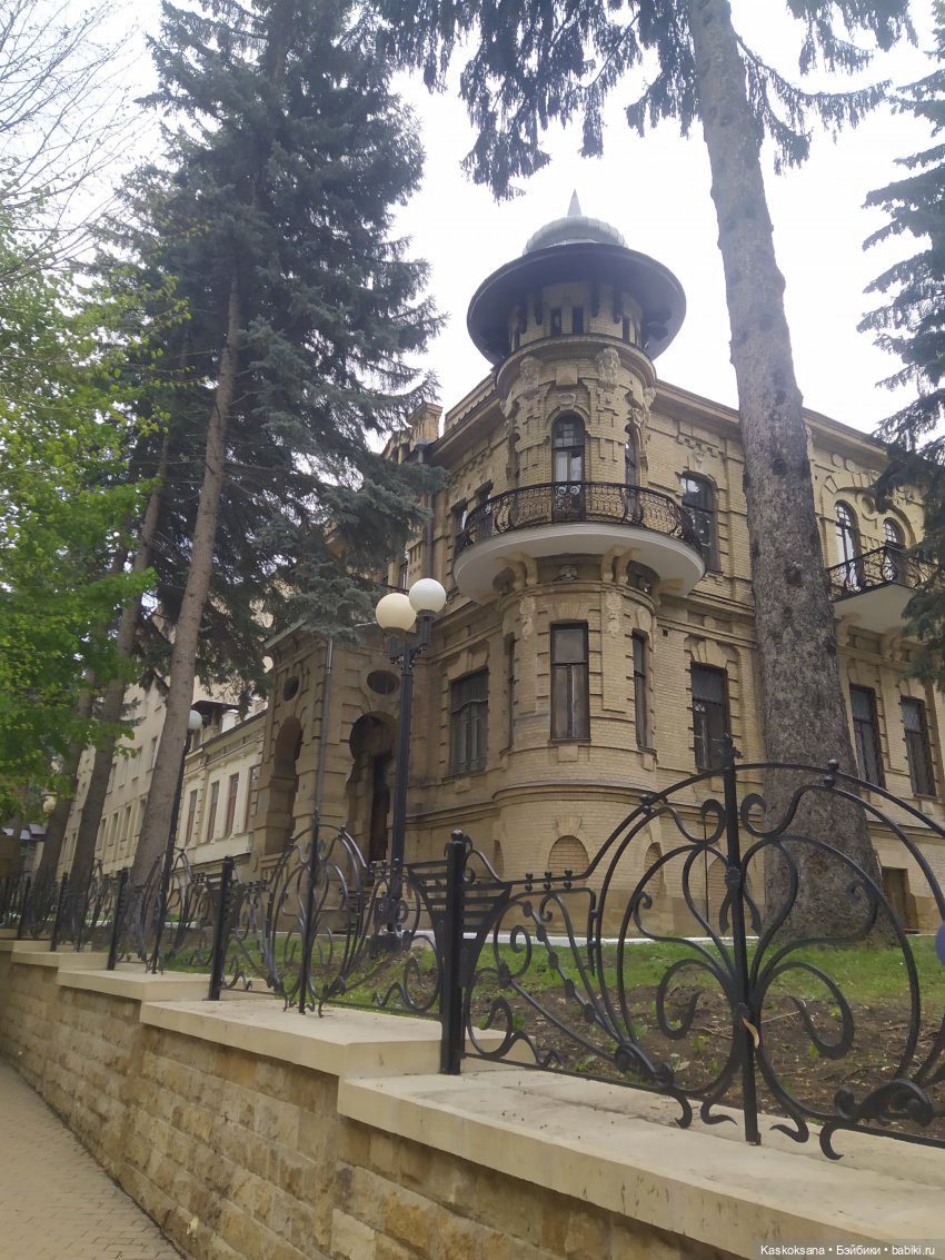 Кисловодские зарисовки. Нарзаны, архитектура, цветы