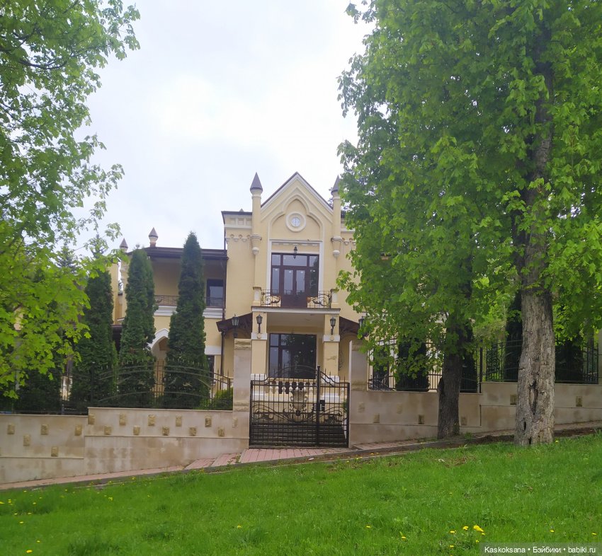 Кисловодские зарисовки. Нарзаны, архитектура, цветы