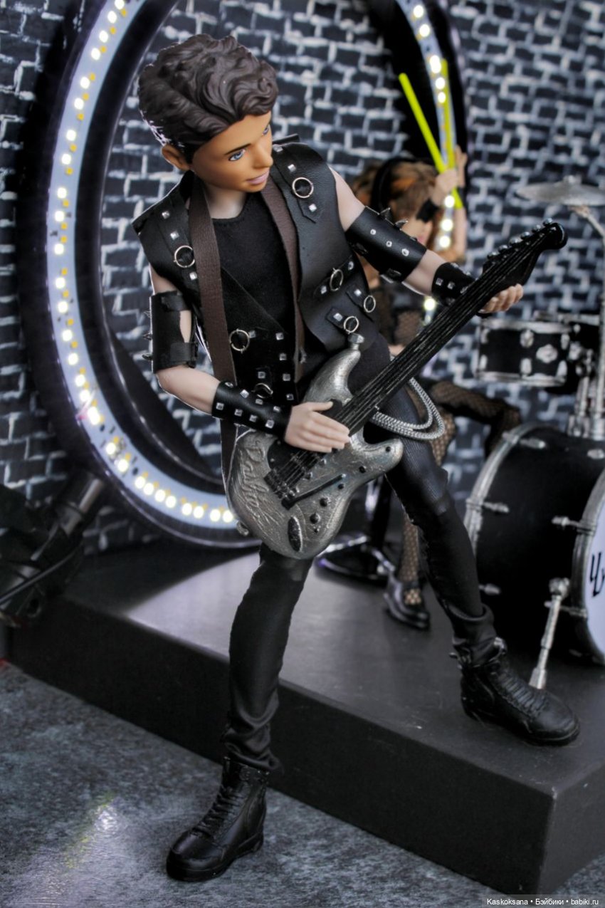 В PR студии "ягодки-цветочки"