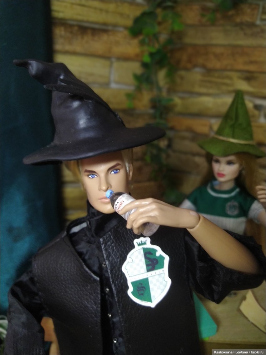 Веселая весна в Хогвартсе: в масках и без