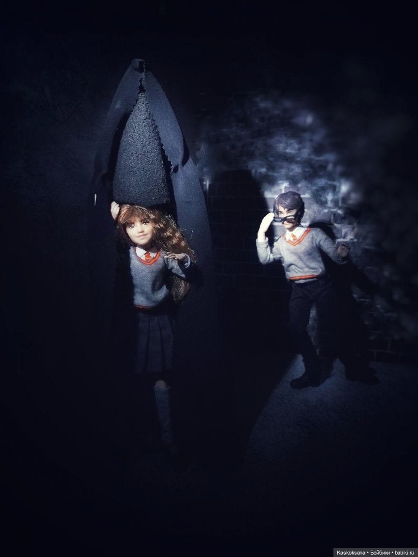 Веселая весна в Хогвартсе: в масках и без