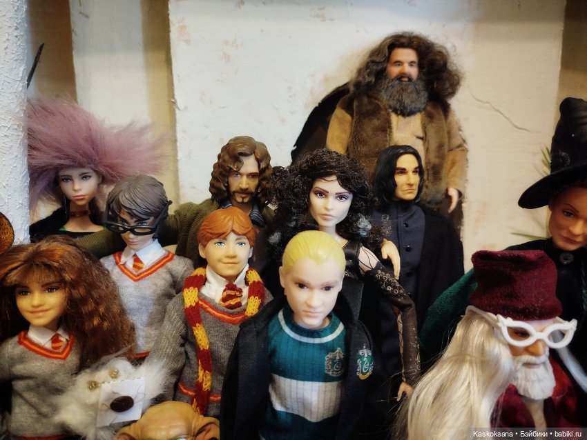 Веселая весна в Хогвартсе: в масках и без