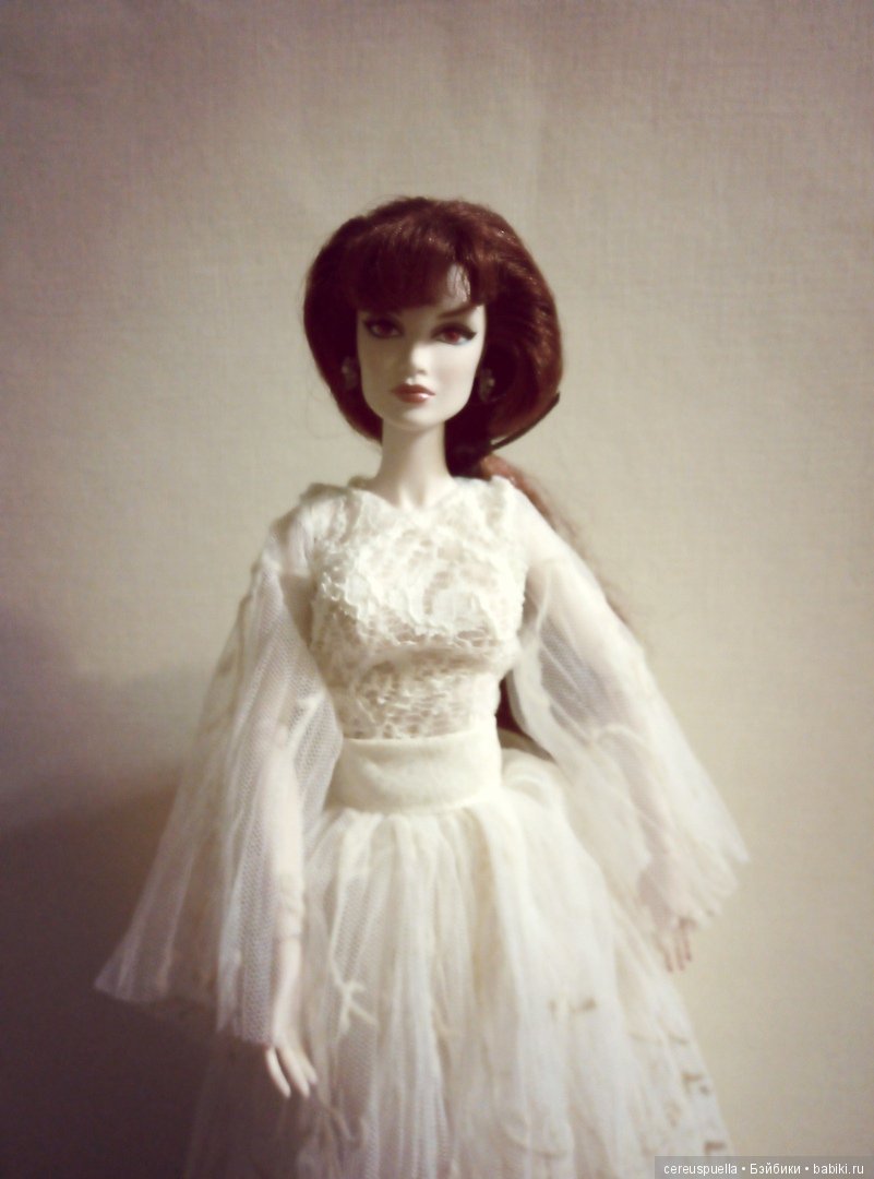 люси, вампирша