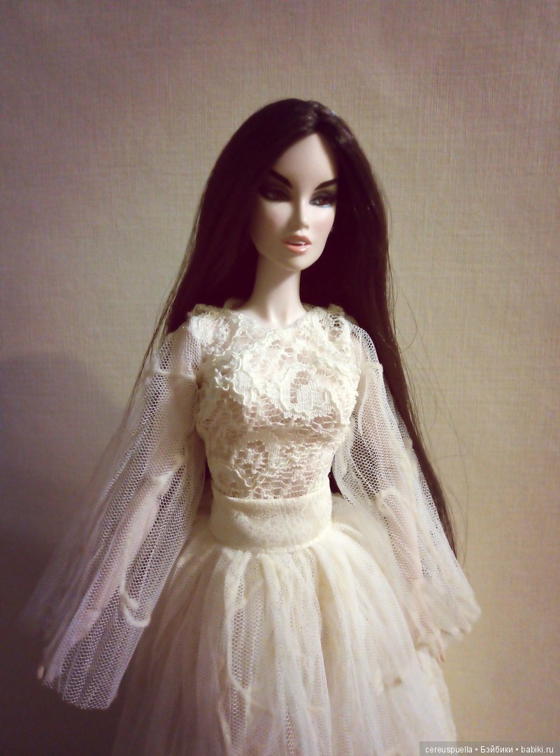 мина, вампирша, кармилла