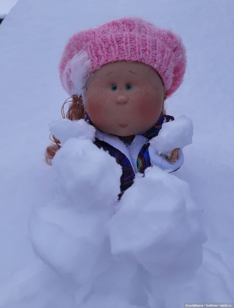 Снееееееееег — Куклы Nines d'Onil (Нинес): Миа (Mia) (фото 8)