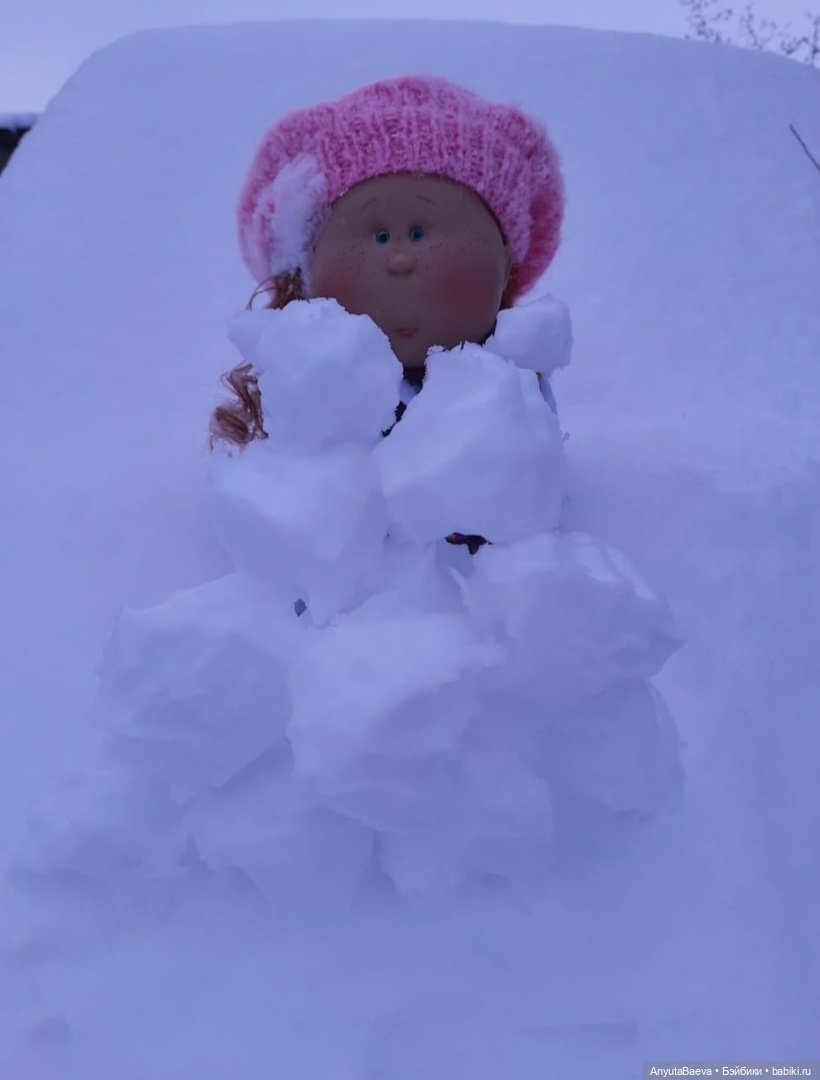 Снееееееееег — Куклы Nines d'Onil (Нинес): Миа (Mia) (фото 7)