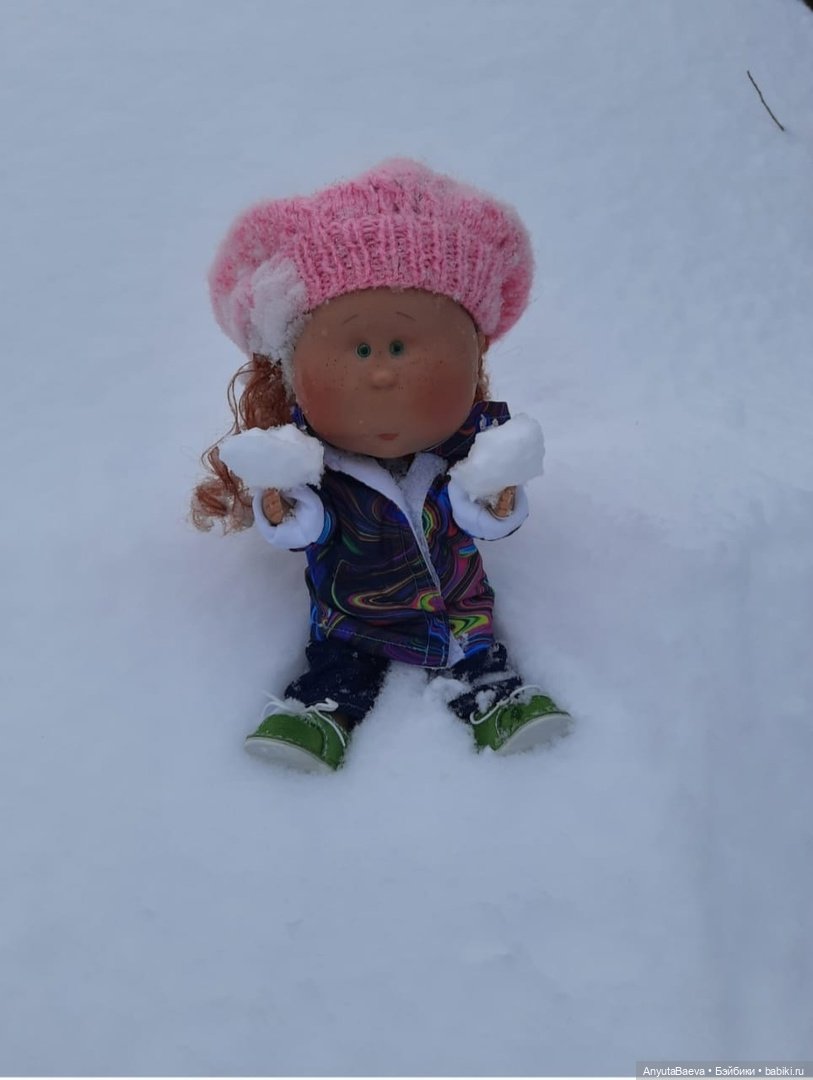 Снееееееееег — Куклы Nines d'Onil (Нинес): Миа (Mia) (фото 5)
