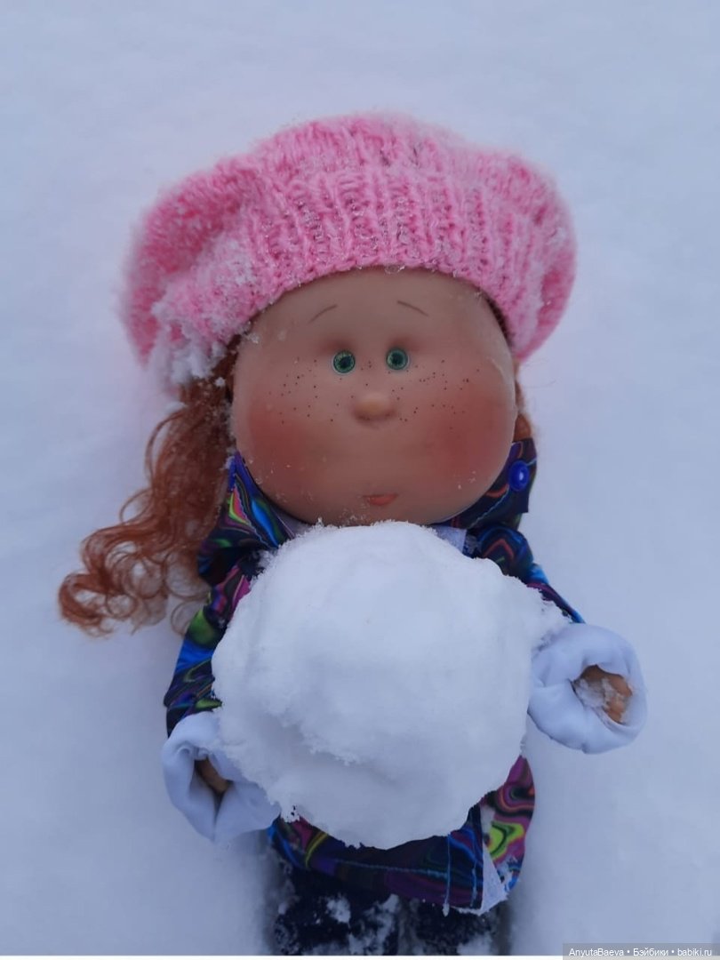 Снееееееееег — Куклы Nines d'Onil (Нинес): Миа (Mia)
