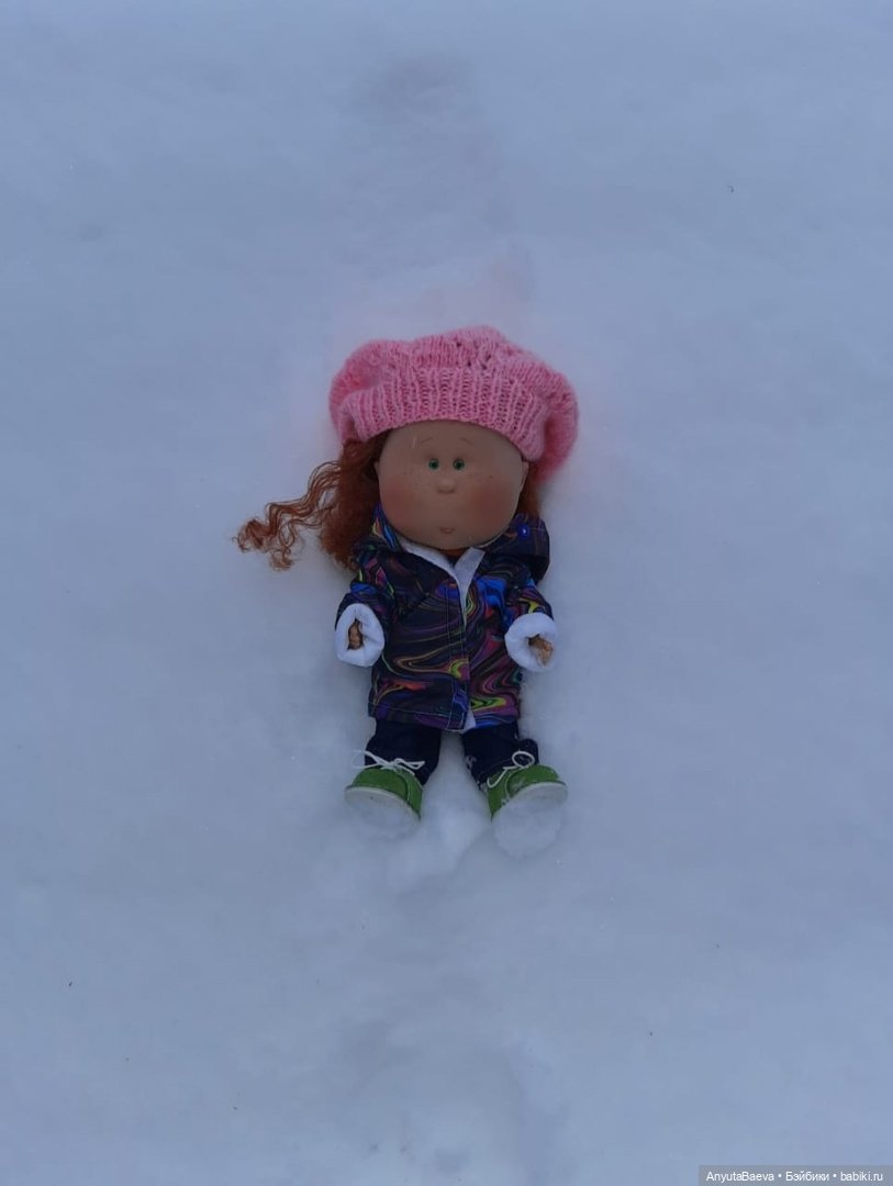 Снееееееееег — Куклы Nines d'Onil (Нинес): Миа (Mia) (фото 3)