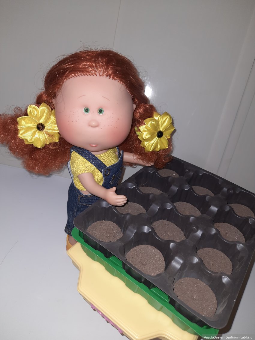 А теперь помидоры — Куклы Nines d'Onil (Нинес): Миа (Mia)