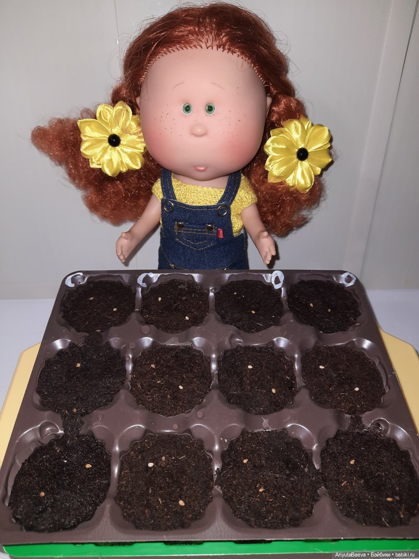 А теперь помидоры — Куклы Nines d'Onil (Нинес): Миа (Mia)