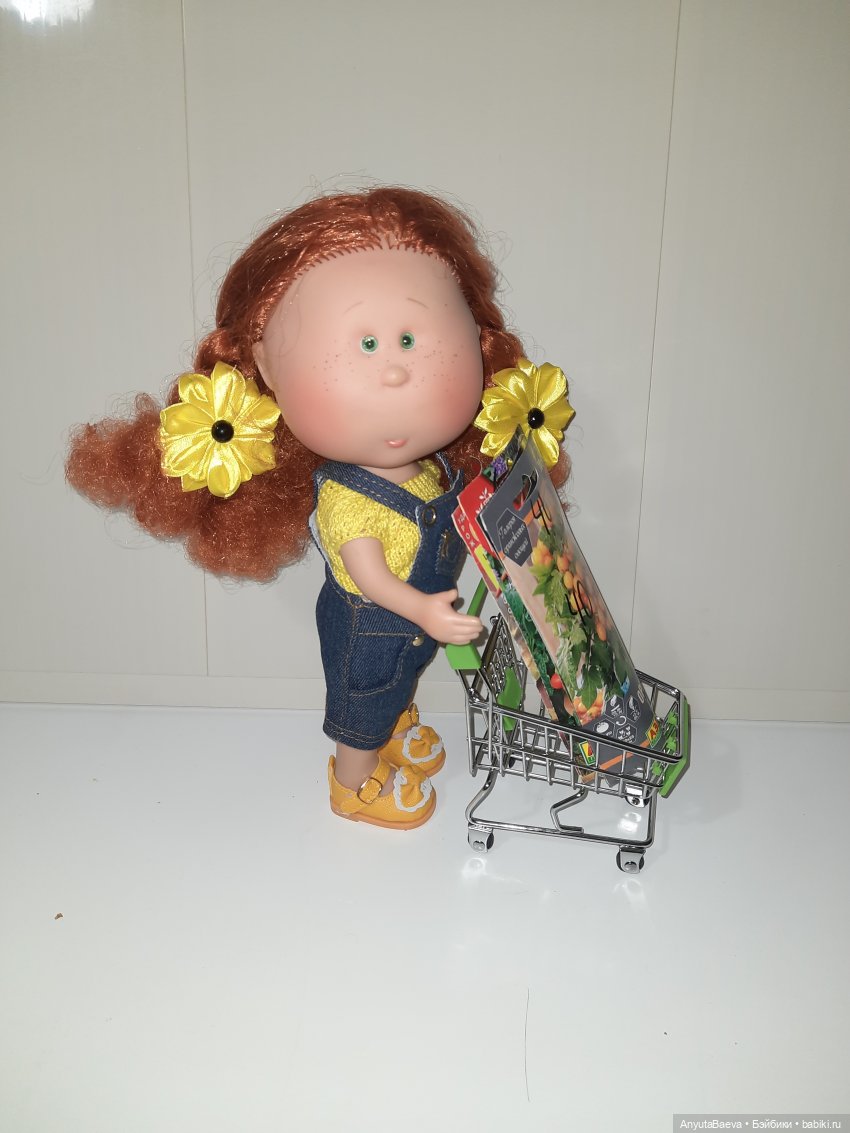 А теперь помидоры — Куклы Nines d'Onil (Нинес): Миа (Mia) (фото 2)