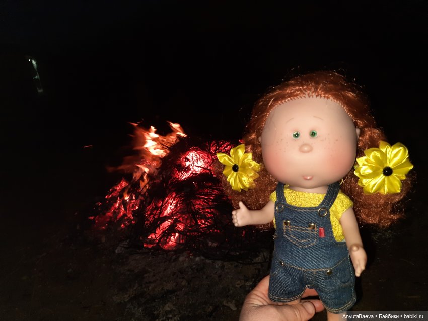 Суббота — Куклы Nines d'Onil (Нинес): Миа (Mia)