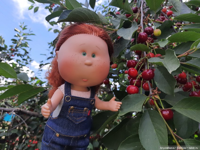 Икра красная, земляничная