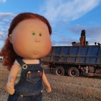 Испанская помощница в русских полях😊