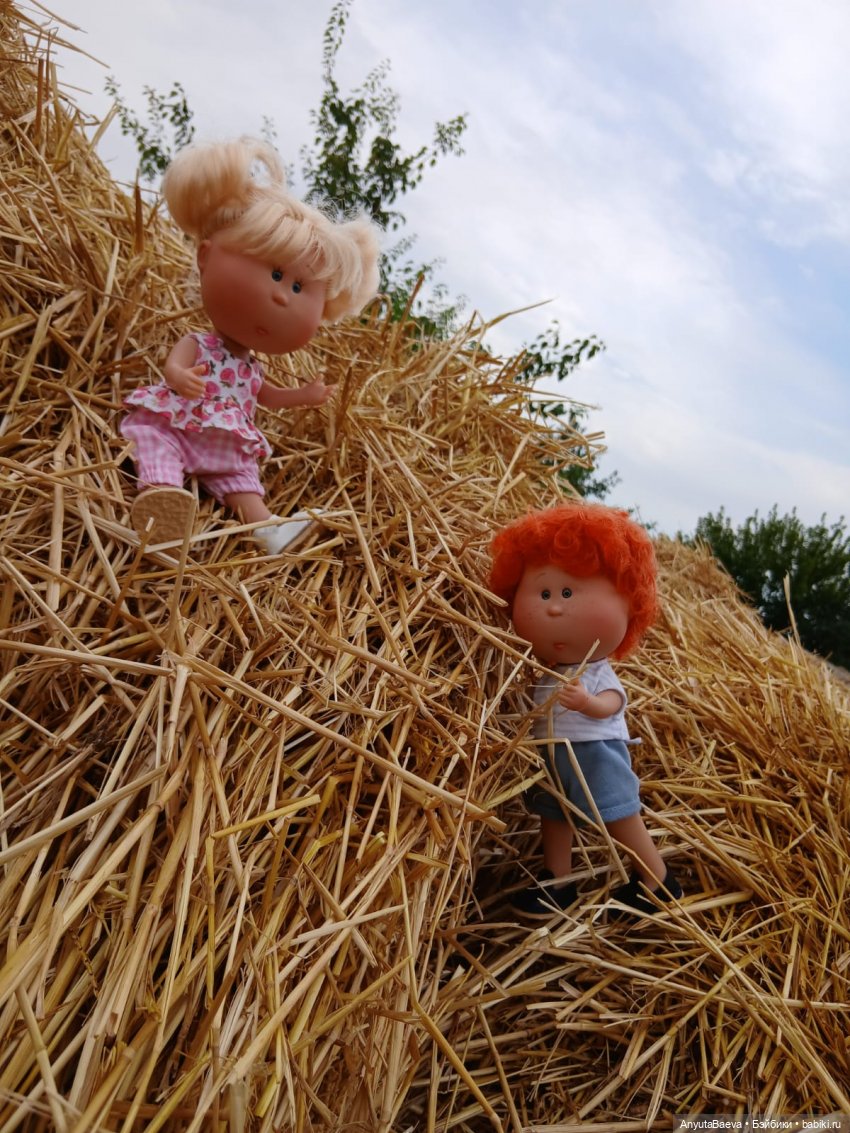 День валяния в стоге сена)