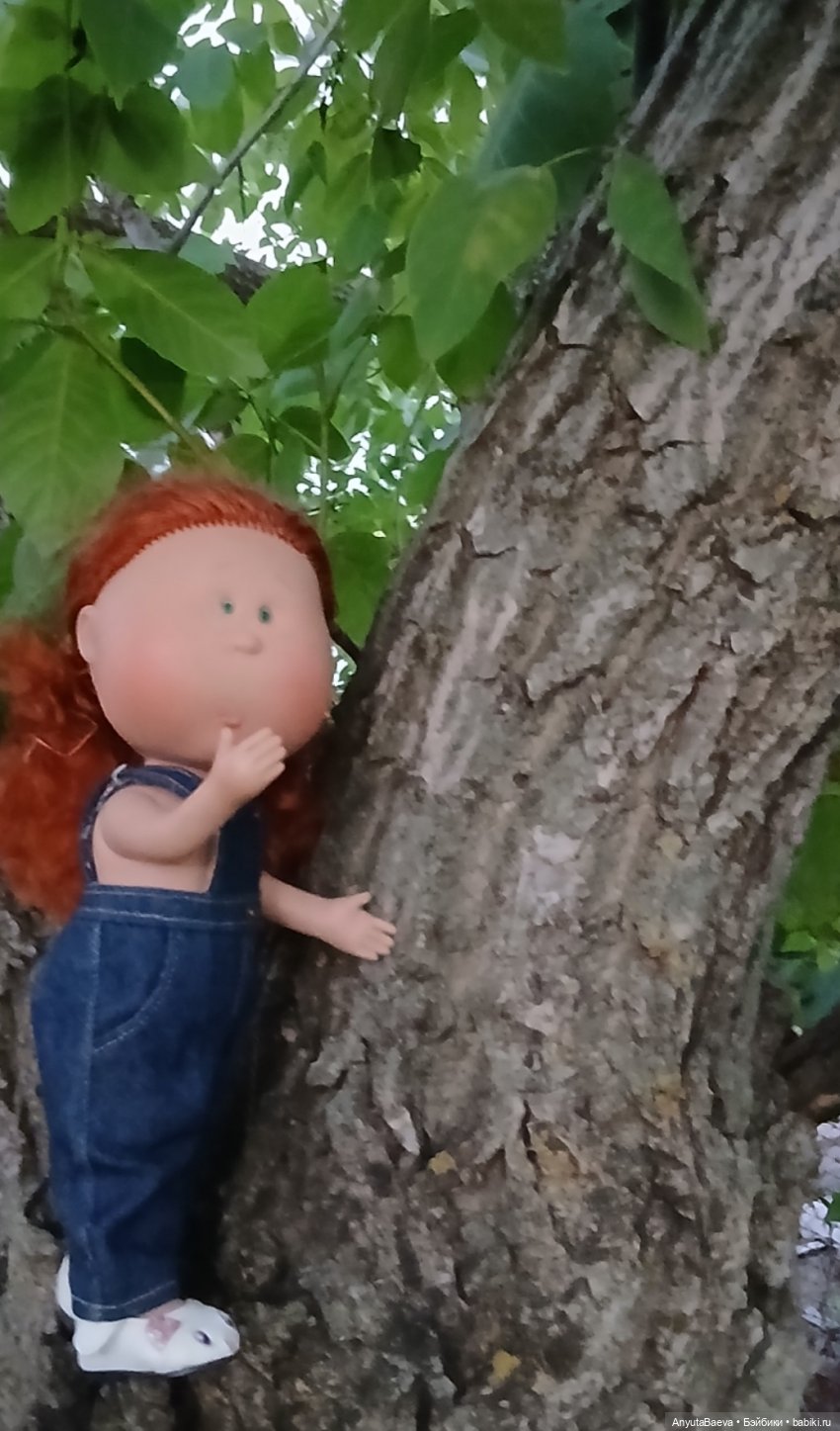 День лазания по деревьям — Куклы Nines d'Onil (Нинес): Миа (Mia) (фото 6)