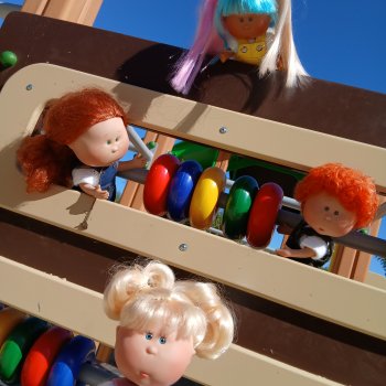 Мы маленькие дети,нам хочется гулять