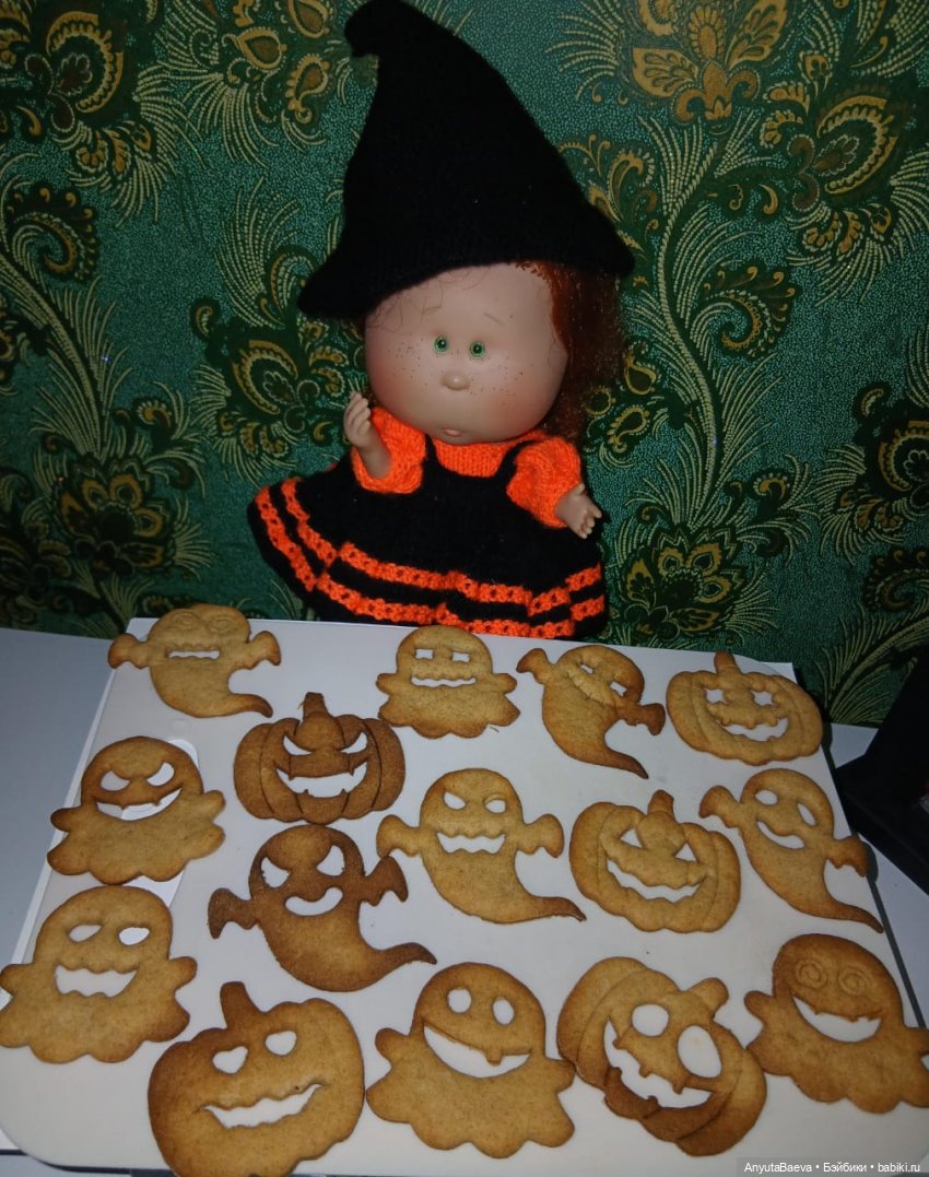 Вечер,камин,печеньки) — Куклы Nines d'Onil (Нинес): Миа (Mia) (фото 5)