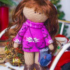 Дошла до создания кукол