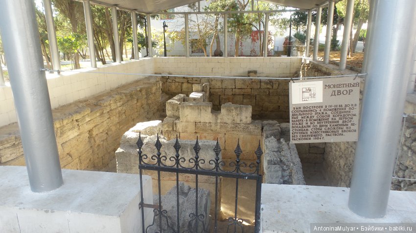 Прогулка по Херсонесу — Куклы LeeAnn (Denis Bastien) и Marianna Oldenburg: винил