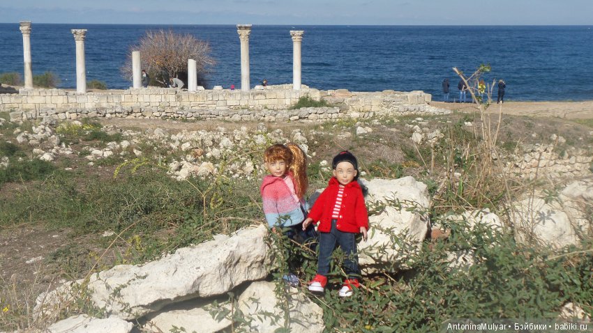 Прогулка по Херсонесу — Куклы LeeAnn (Denis Bastien) и Marianna Oldenburg: винил