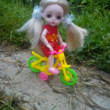 У Алеси велик и новый комбинезон