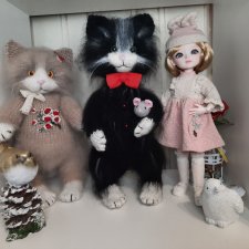 Новые котики по МК Ольги Бессогоновой и мышь по описанию Клэр Гарланд